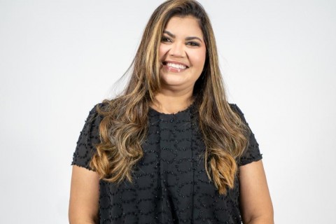 Entre intensidade, autoria e conexão: Ana Costa consolida carreira como cantora e compositora