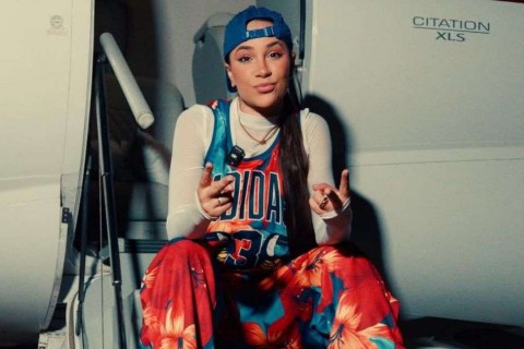 Michele Andrade lança clipe de “Eu Posso Ser” com homenagem à comunidade autista