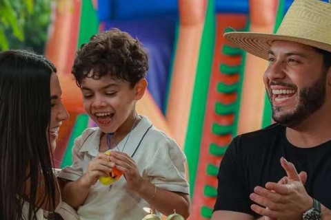 Filho de Murilo Huff pede irmão para a madrasta: “Você tem que amar muito o papai”