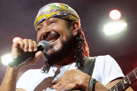 Bell Marques se declara à esposa durante viagem à China